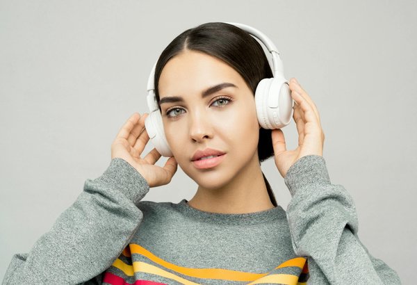 Eco-Friendly Wardrobe Trends in the UK for 2024: Sustainable Style Choices You Need to Know